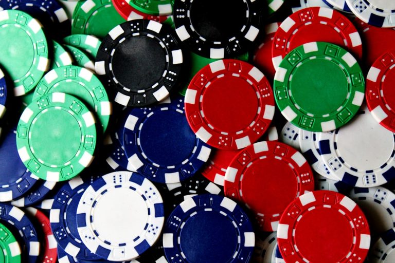 What Poker Players Understand About Losing That Traders Do Not — Photo by Amanda Jones on Unsplash